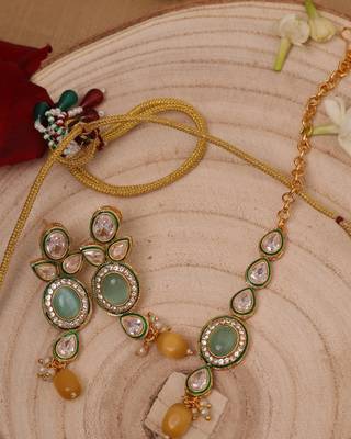 Multicoloured Necklace Set with Earrings and Maang Tikka 3