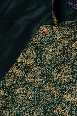 green embroidered kurta set for men 5