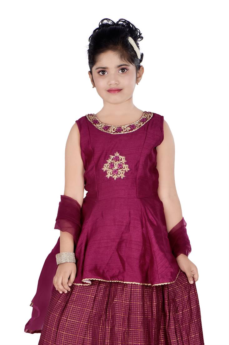 Aura hand embroidered lehenga choli set