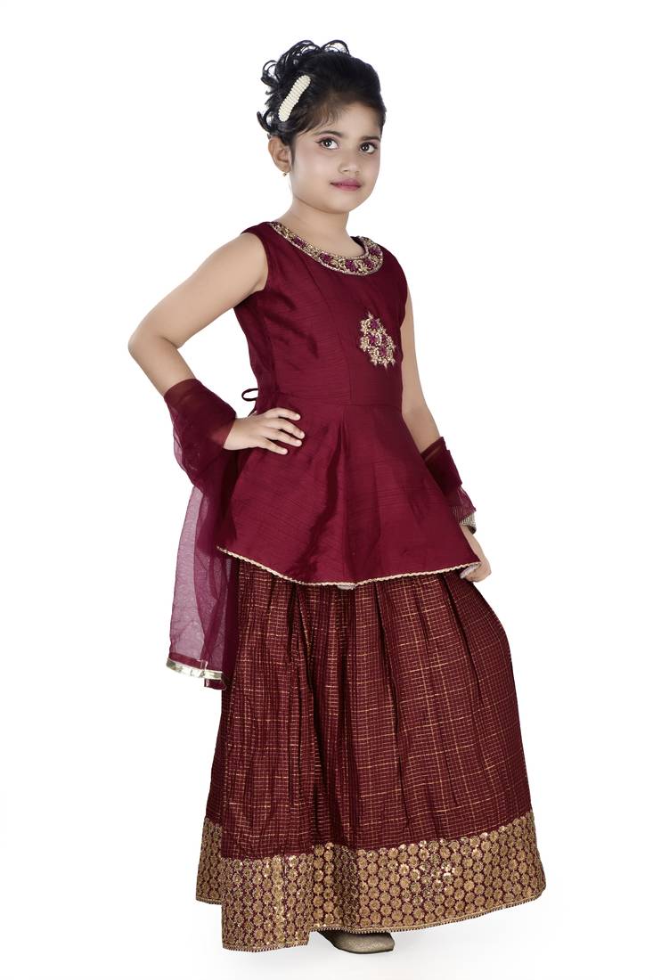 Aura hand embroidered lehenga choli set