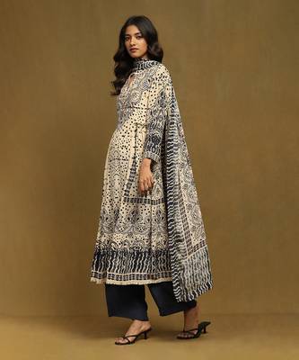 Aarke beige printed kurta set 2