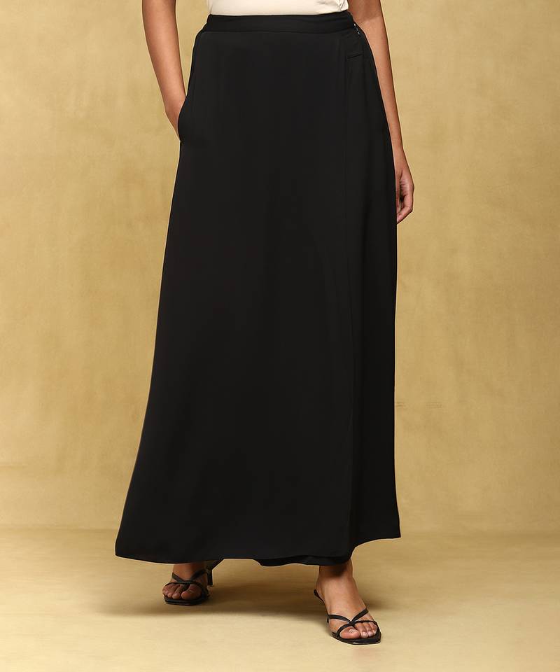 Aarke black solid pants