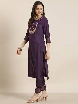 Ziyaa purple color chinon straight embriodery kurta, pant and dupatta set 4