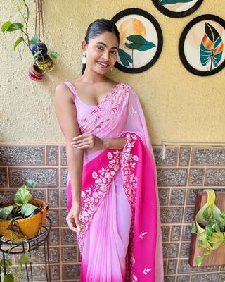 Beautiful Crush Padding Sequence Work Georgette Fabric Saree With Un-Stitched Blouse 3