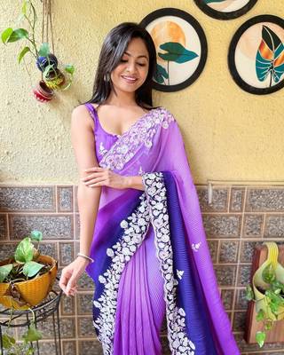 Beautiful Crush Padding Sequence Work Georgette Fabric Saree With Un-Stitched Blouse 3