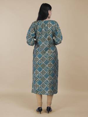 Maahi fabs women abstract floral bandhani dark printed work green kurta 5