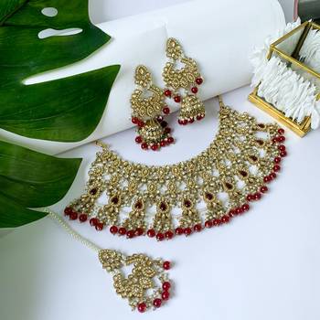 stylish traditional kundan & pearl drops bridal choker necklace jewellery set 1