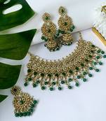 stylish traditional handcrafted heavy look kundan & pearls bridal choker necklace jewellery set 
