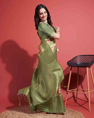 Green silk blend Blend Saree With Unstitched Blouse Piece 3