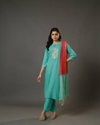 Sage green 3/4th sleeves cotton slub thread work calf length kurta set - with dupatta 2