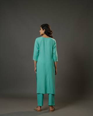 Sage green 3/4th sleeves cotton slub thread work calf length kurta set - with dupatta 4