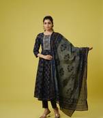 Navy blue 3/4th sleeves cotton traditional motifs calf length kurta set - with dupatta