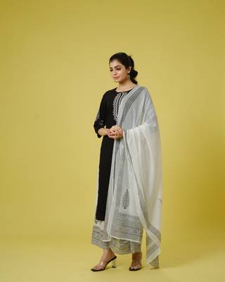 Black 3/4th sleeves cotton machine embroidery, block print calf length kurta set - with dupatta 2