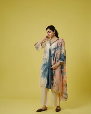 Cream 3/4th sleeves cotton silk digital floral print, embellishment work knee length kurta set - with dupatta 1
