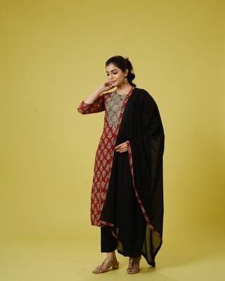 Red 3/4th sleeves cotton cambric traditional motifs calf length kurta set - with dupatta 1
