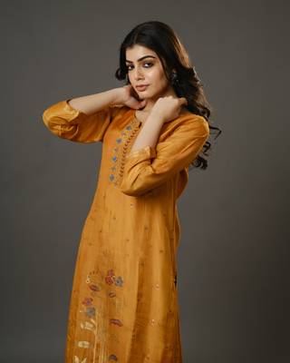 Yellow 3/4th sleeves chanderi banarasi print, mirror work calf length kurta set - with dupatta 5