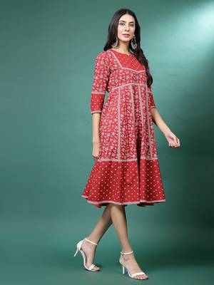 Women maroon color printed a-line kurta 2