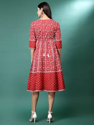Women maroon color printed a-line kurta 3