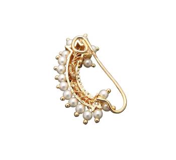 Gilded mosaic: the opulence of gold-plated nose rings with artificial stones and beads 3