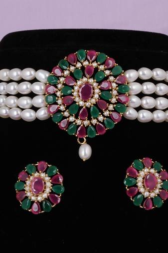Natural fresh water pearls choker set with certificate