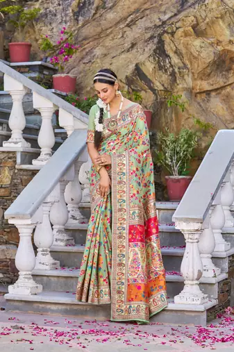 Green Stylish Cotton Blend Banarasi Style Soft Saree With Blouse