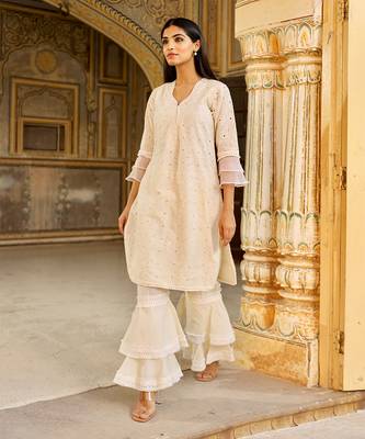 Off white schiffly kurta with frill pant and organza dupatta set 3