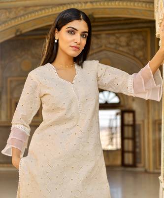 Off white schiffly kurta with frill pant and organza dupatta set 4
