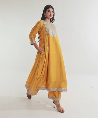 Yellow chanderi straight kurta sets 5