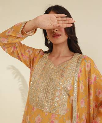 Yellow viscose chinon straight kurta sets 3