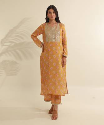 Yellow viscose chinon straight kurta sets 5