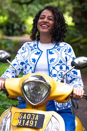 Azulejos white & blue shacket