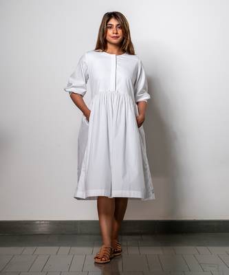 Minimalist white gathered dress 1