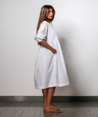 Minimalist white gathered dress 3