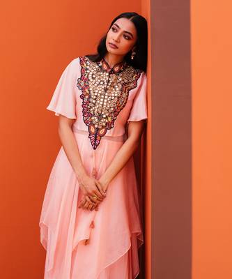 Pink crepe embroidery skirt set 2