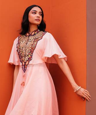 Pink crepe embroidery skirt set 3