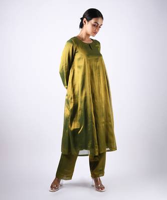 Handwoven green a line kurta set 1