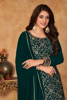 Faux Georgette Reception Wedding Wear Pakistani Salwar Kameez with Sequence Work 2