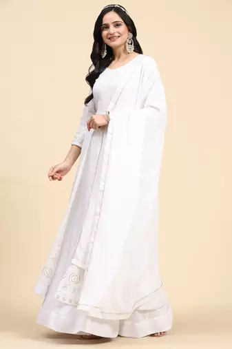 Trendmalls White Georgette Embroidery Salwar Suit Set Kurta with Dupatta