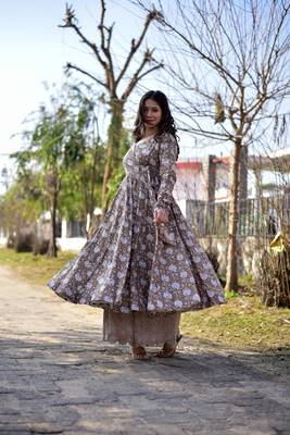 Women's coffee cotton silk digital printed designer kurti with palazzo 3