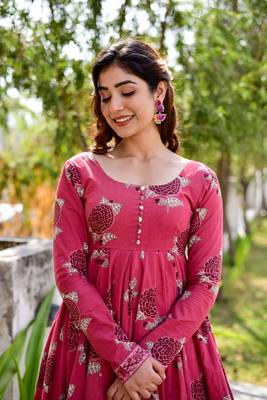 Women's rani pink cotton silk digital printed designer kurti with palazzo 4