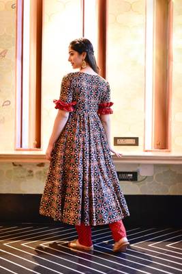 Women's black cotton silk digital printed designer kurti with pant 5