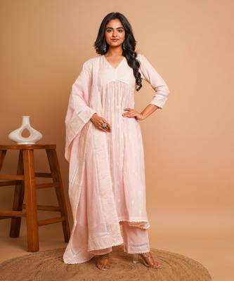 Light pink emroidered kurta pant set 1