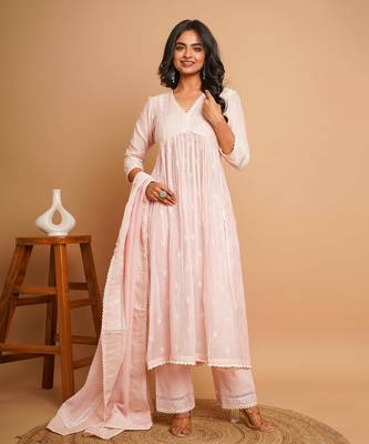 Light pink emroidered kurta pant set 2