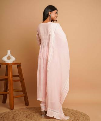 Light pink emroidered kurta pant set 5