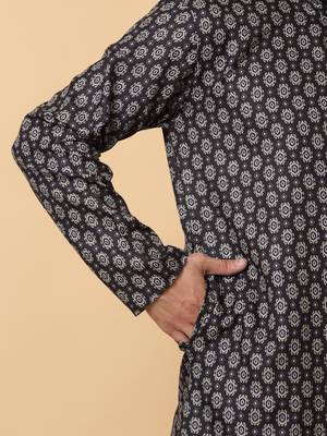 Mandarin Collor Ethnic Motif Black Kurta 4