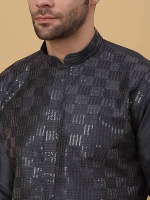 Men's Grey Sequenced Cotton Silk Kurta With Salwar 2