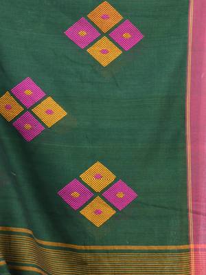 Green cotton saree with stripes pattern 4