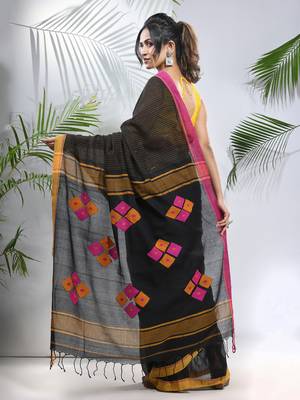 Black cotton saree with stripes pattern 3