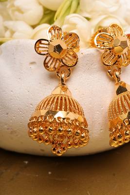 Gold-Plated Flower Shaped Earrings 2