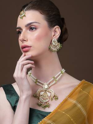 Green & gold drop earring with kundan & pearls 2